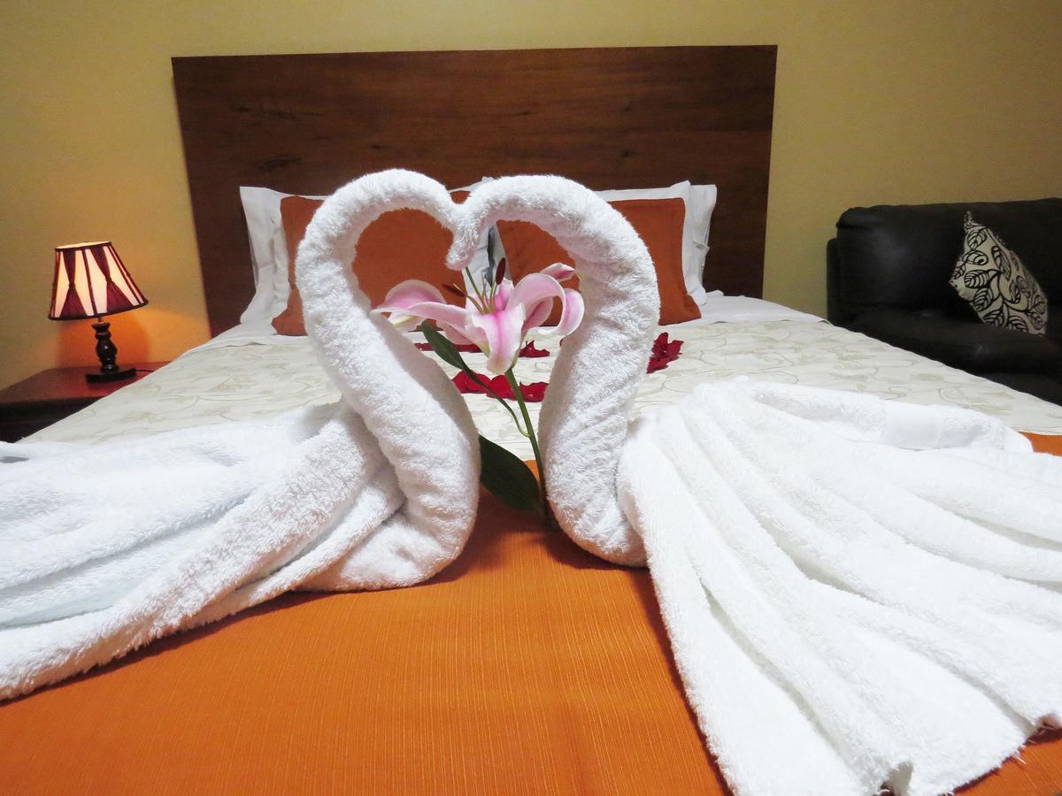 Victtorios Hotel Satipo Ngoại thất bức ảnh