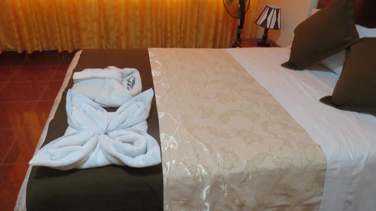 Victtorios Hotel Satipo Ngoại thất bức ảnh